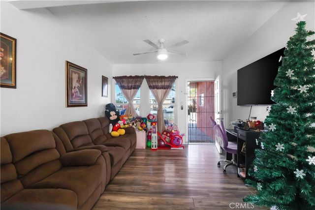 1718 W 166th St, Compton, CA 90220