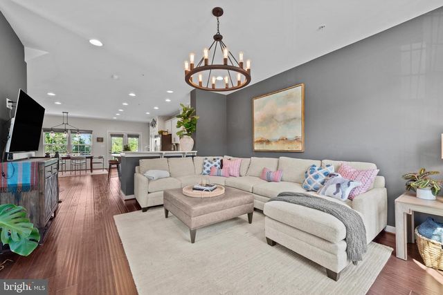4214 SKYVIEW, Baltimore, MD 21211