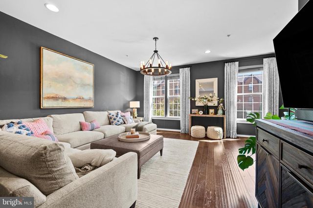 4214 SKYVIEW, Baltimore, MD 21211