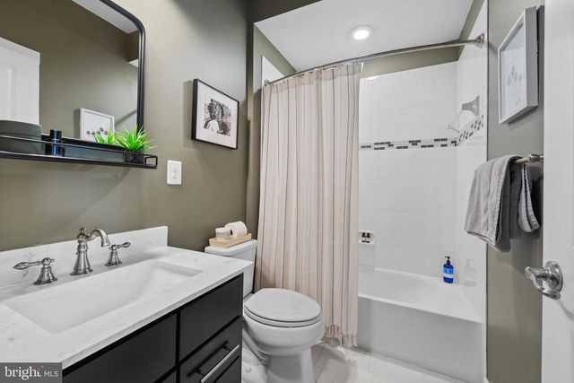 4214 SKYVIEW, Baltimore, MD 21211