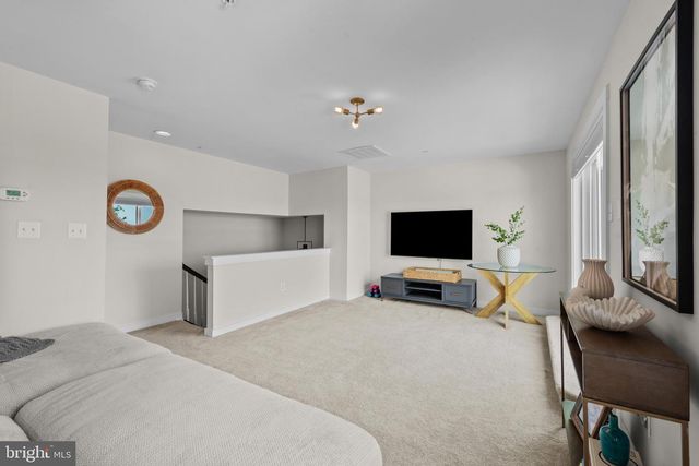 4214 SKYVIEW, Baltimore, MD 21211