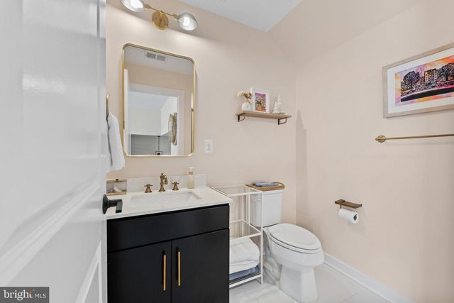 4214 SKYVIEW, Baltimore, MD 21211