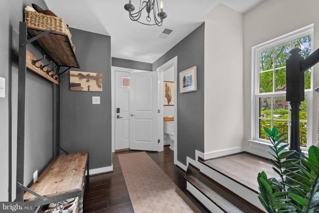 4214 SKYVIEW, Baltimore, MD 21211
