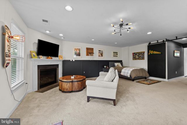 4214 SKYVIEW, Baltimore, MD 21211