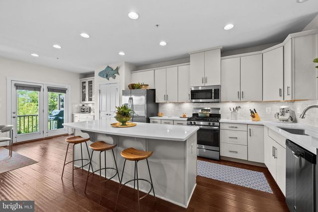 4214 SKYVIEW, Baltimore, MD 21211