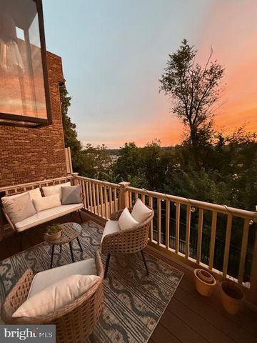 4214 SKYVIEW, Baltimore, MD 21211