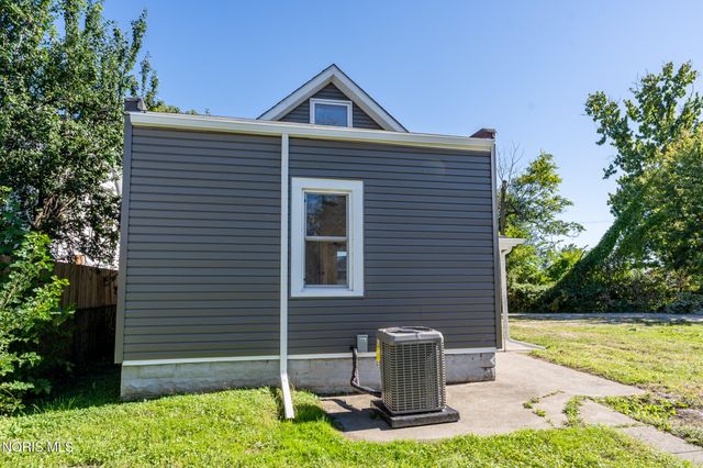 2023 Woodford Street, Toledo, OH 43605