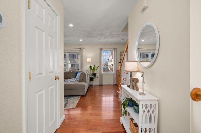 15 Alton St 9, Lowell, MA 01852