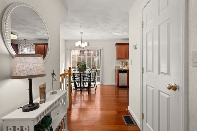 15 Alton St 9, Lowell, MA 01852