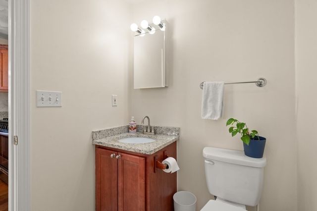15 Alton St 9, Lowell, MA 01852