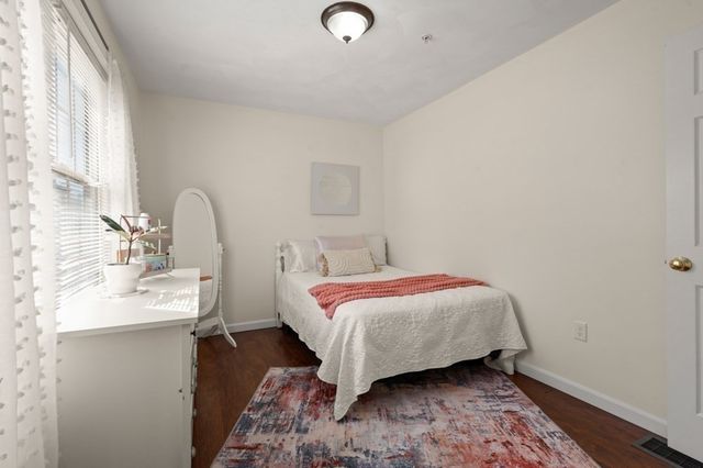 15 Alton St 9, Lowell, MA 01852