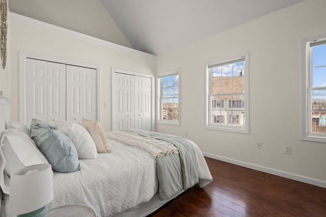 15 Alton St 9, Lowell, MA 01852