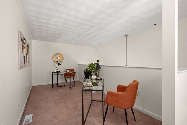 15 Alton St 9, Lowell, MA 01852