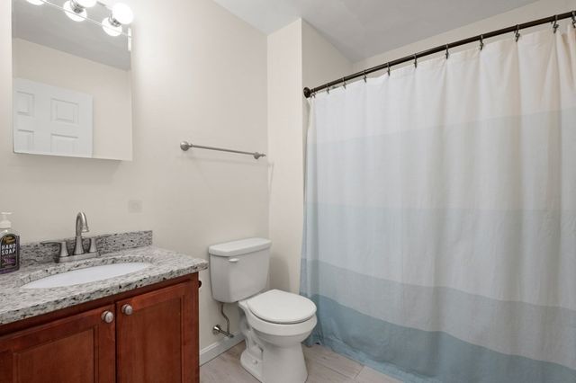 15 Alton St 9, Lowell, MA 01852
