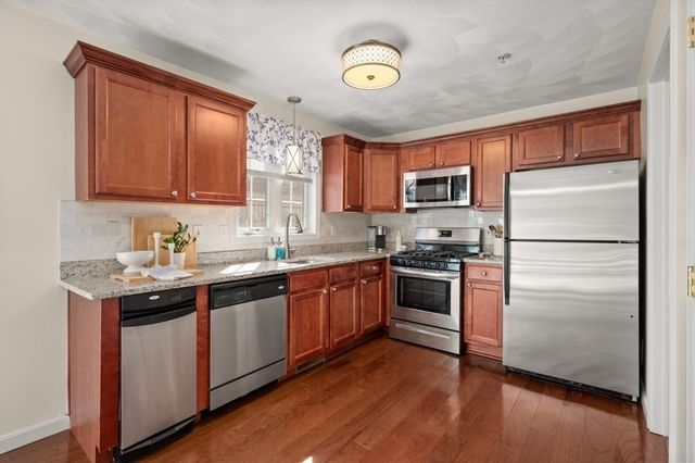 15 Alton St 9, Lowell, MA 01852