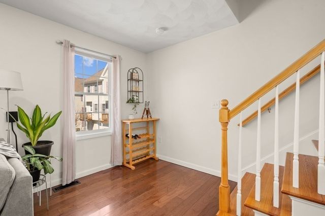 15 Alton St 9, Lowell, MA 01852