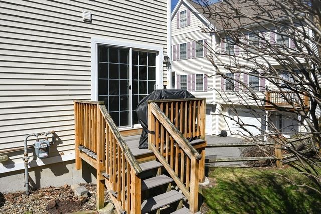 15 Alton St 9, Lowell, MA 01852