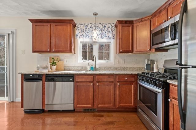 15 Alton St 9, Lowell, MA 01852