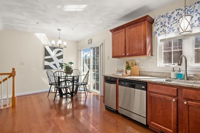 15 Alton St 9, Lowell, MA 01852