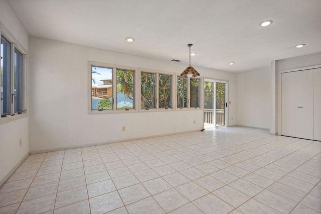 646 Wrelton Drive, La Jolla, CA 92037
