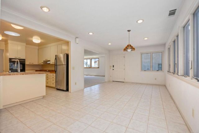646 Wrelton Drive, La Jolla, CA 92037