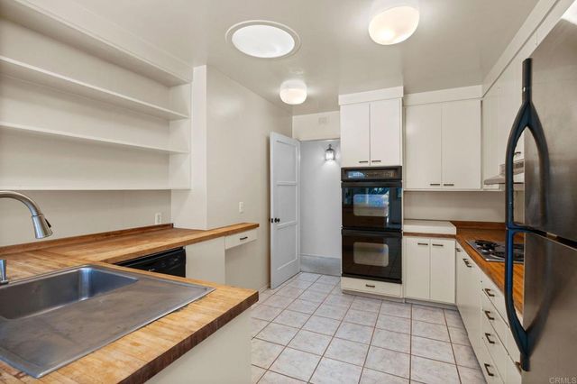 646 Wrelton Drive, La Jolla, CA 92037