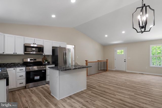 424 STONE RIDGE RD, Harpers Ferry, WV 25425