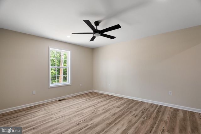 424 STONE RIDGE RD, Harpers Ferry, WV 25425