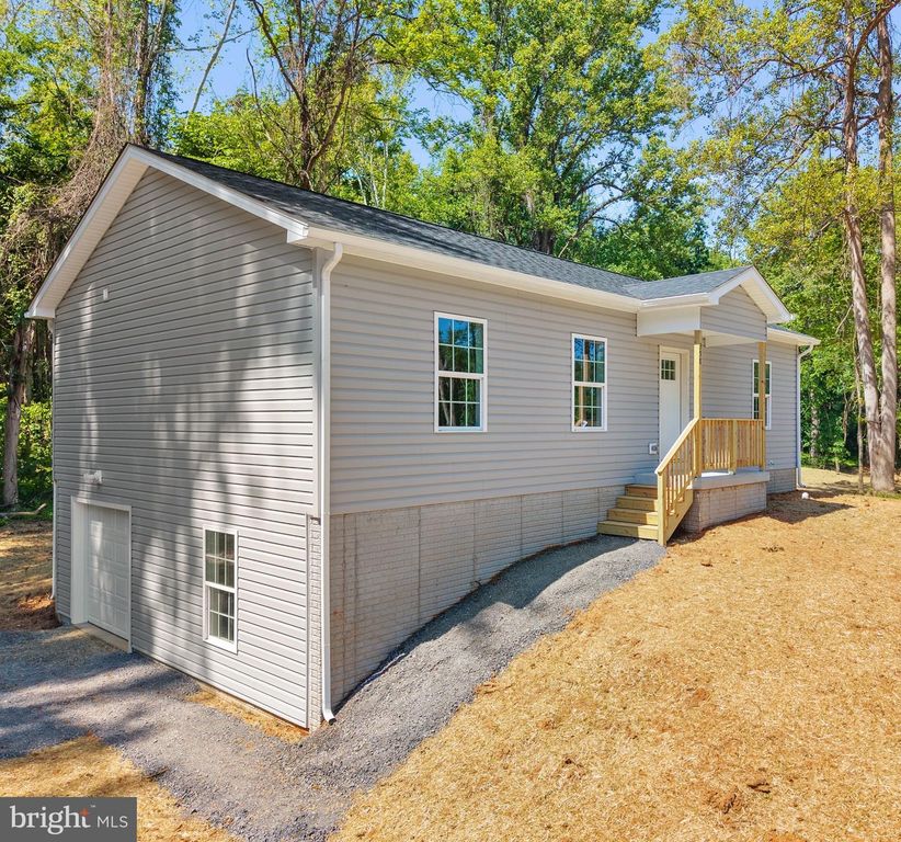 424 STONE RIDGE RD, Harpers Ferry, WV 25425
