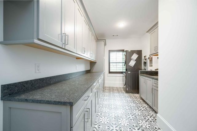 5720 Riverside Drive, Atlanta, GA 30327