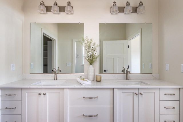 N9053 SOUTHTOWNE DRIVE, Menasha, WI 54952