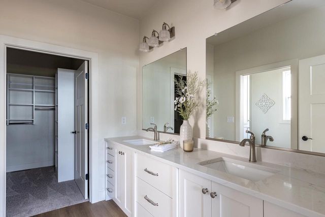 N9053 SOUTHTOWNE DRIVE, Menasha, WI 54952