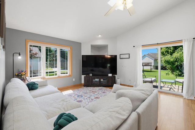 1051-1053 Tamarack Way, Verona, WI 53593