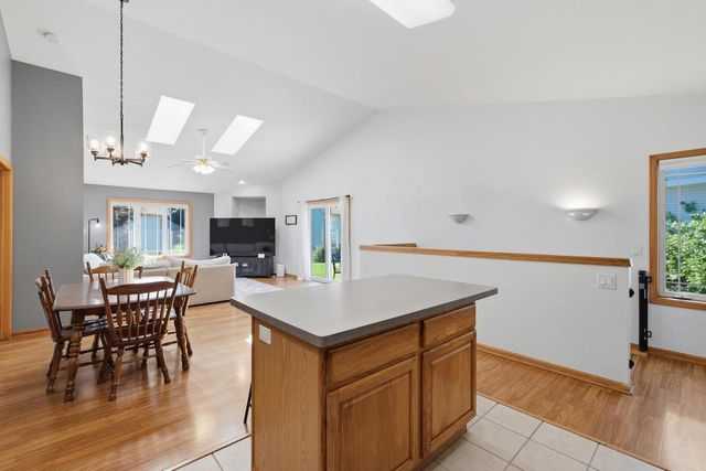 1051-1053 Tamarack Way, Verona, WI 53593