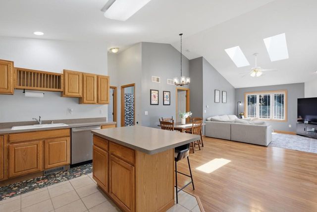 1051-1053 Tamarack Way, Verona, WI 53593