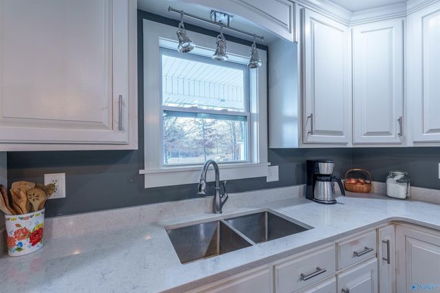 11977 Highway 17, Florence, AL 35633