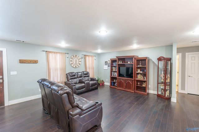 11977 Highway 17, Florence, AL 35633