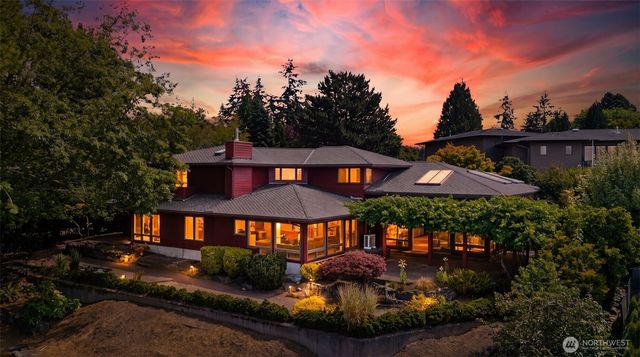 30 Silver Beach Drive, Steilacoom, WA 98388