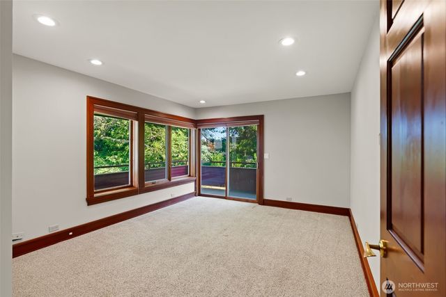 30 Silver Beach Drive, Steilacoom, WA 98388