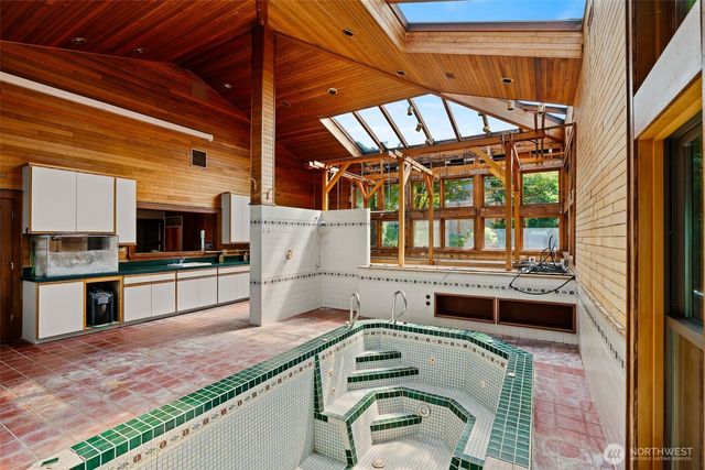 30 Silver Beach Drive, Steilacoom, WA 98388