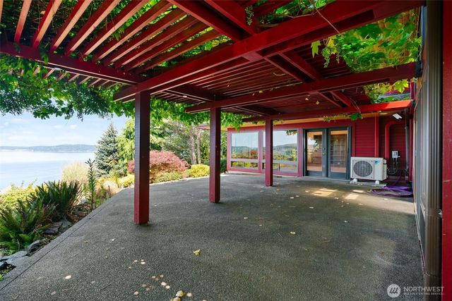 30 Silver Beach Drive, Steilacoom, WA 98388