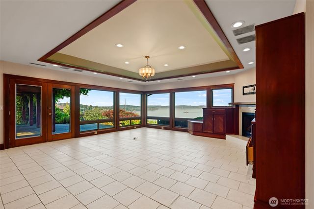 30 Silver Beach Drive, Steilacoom, WA 98388