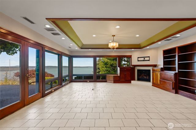 30 Silver Beach Drive, Steilacoom, WA 98388