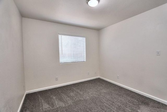 3725 Ripley St, Sacramento, CA 95838