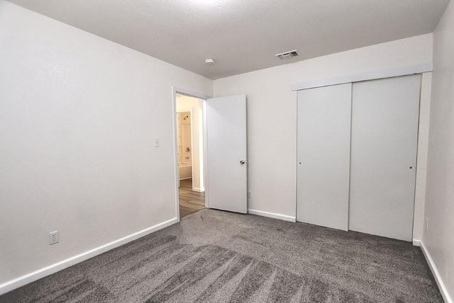 3725 Ripley St, Sacramento, CA 95838