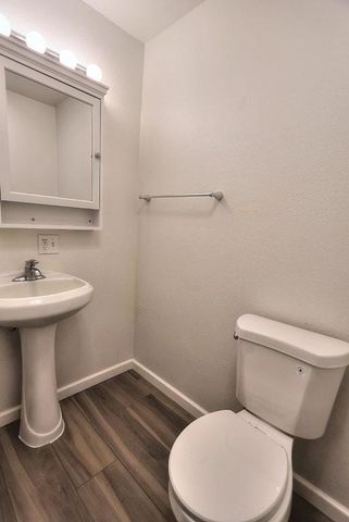3725 Ripley St, Sacramento, CA 95838