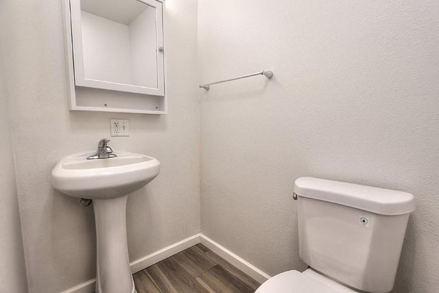 3725 Ripley St, Sacramento, CA 95838