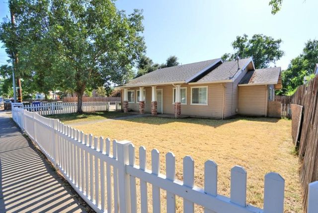 3725 Ripley St, Sacramento, CA 95838