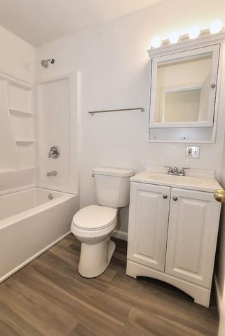 3725 Ripley St, Sacramento, CA 95838