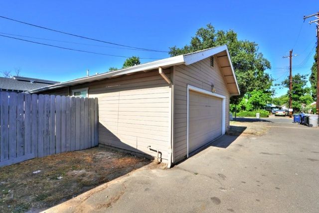 3725 Ripley St, Sacramento, CA 95838
